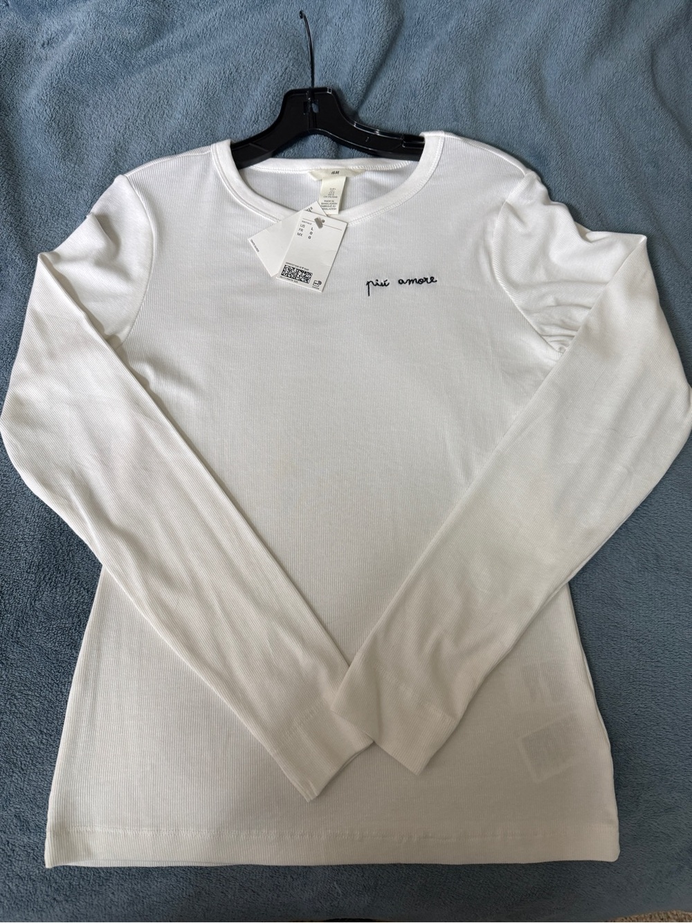 H&M White Long Sleeve Tee “Piu Amore” Sz L